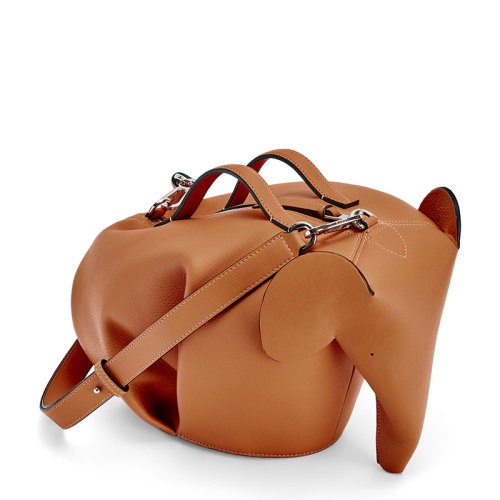 商品Loewe|【包税】LOEWE/罗意威 2021春夏新款 Elephant系列 男士大号棕褐色经典小牛皮拉链大象轮廓可调节肩带拉链斜挎单肩包B623A18X01-2530,价格¥15132,第6张图片详细描述