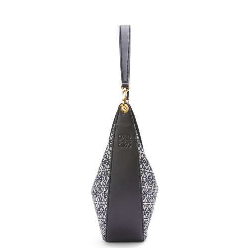 商品Loewe|【包税】LOEWE/罗意威 22春夏新款LUNA系列 女士海军蓝/黑色老花帆布配皮压纹徽标金扣配可拆卸肩带单肩手提腋下新月hobo流浪包A923PL9X01-5938,价格¥14719,第6张图片详细描述