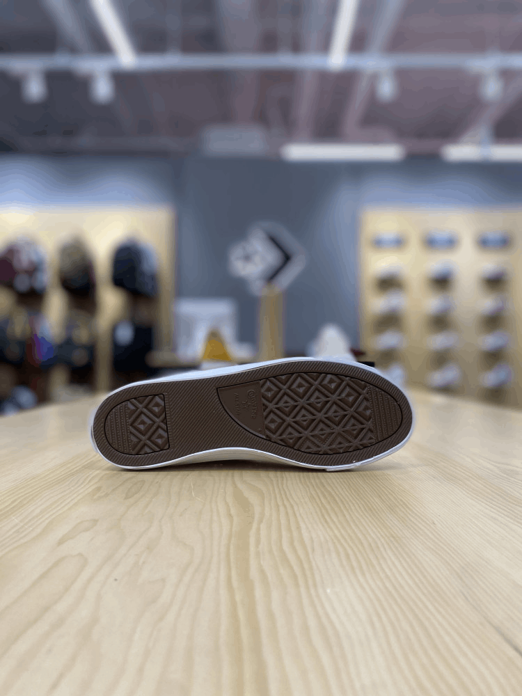 商品【预售商品15天发货】 Converse|【韩国直邮|包邮包税】匡威 CHUNK TAYLOR ALL STARIUM 金 帆布鞋 568810C,价格¥345,第4张图片详细描述