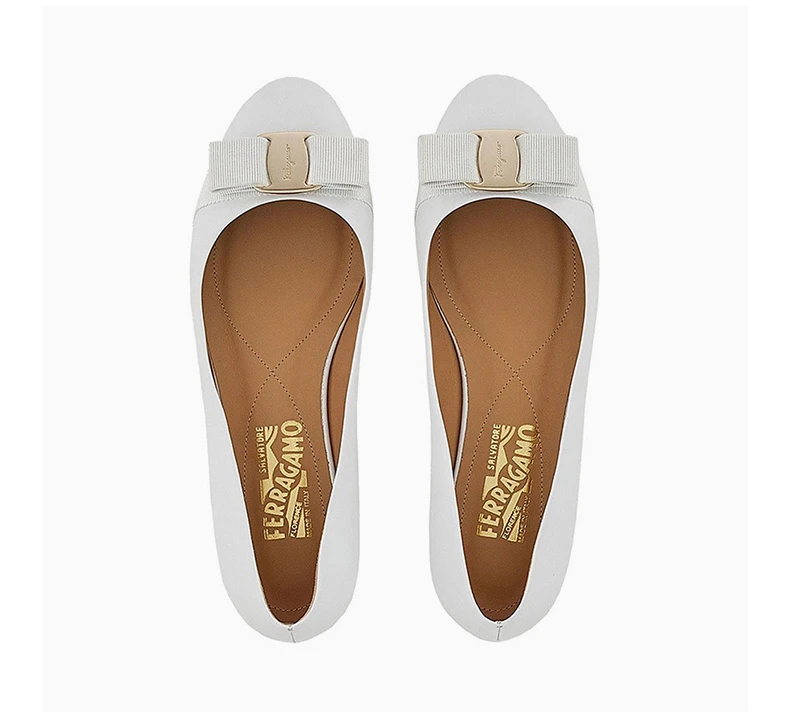 商品Salvatore Ferragamo|SALVATORE FERRAGAMO 女士白色牛皮平底船鞋 01-A181-744762,价格¥3320,第6张图片详细描述
