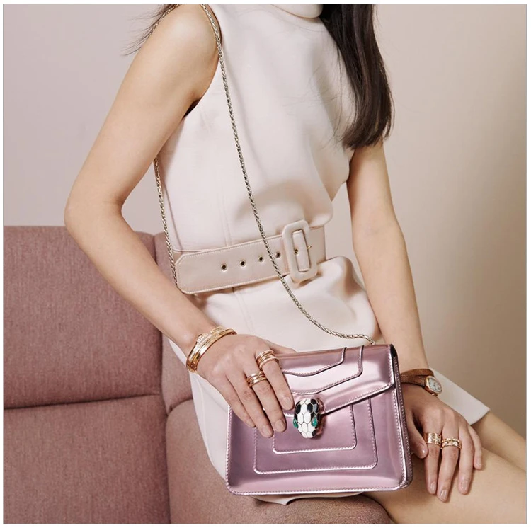 商品[国内直发] BVLGARI|BVLGARI 宝格丽 女士��亮粉色小牛皮单肩包斜挎包 284800,价格¥15254,第7张图片详细描述