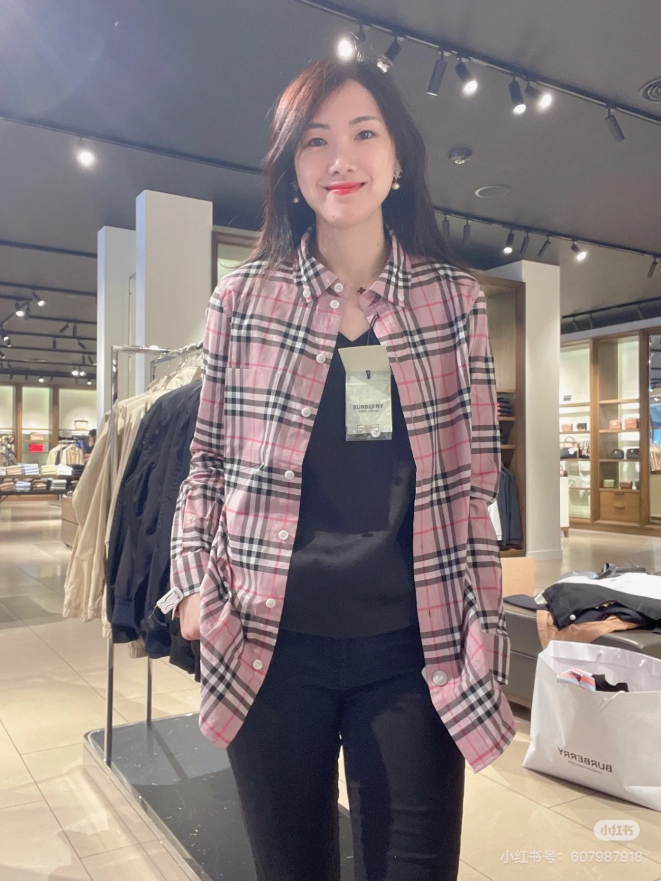 商品Burberry|BURBERRY/博柏利 女士粉色格纹棉质多扣领经典长袖衬衫80742161,价格¥1076,第11张图片详细描述