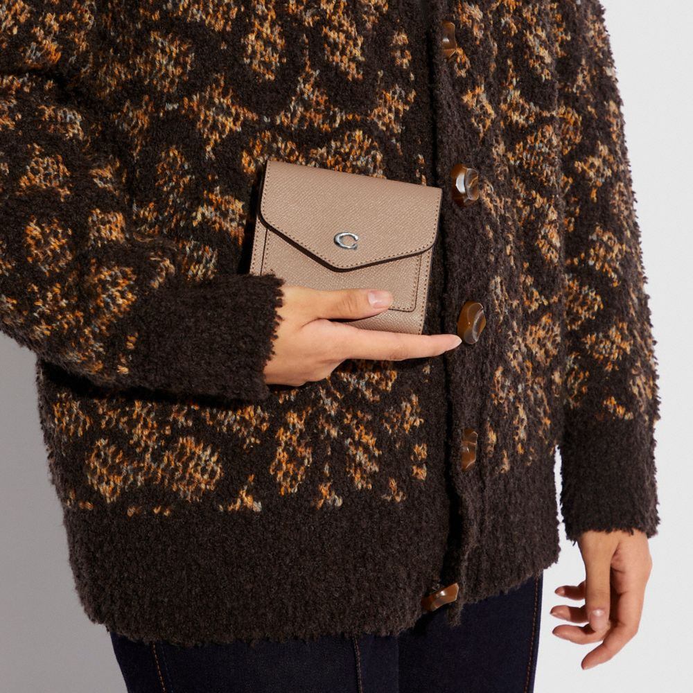 商品[国内直发] Coach|【新春秒杀】蔻驰钱包女COACH 奢侈品 女士棕色拼色C扣标志短款三折钱包礼物送女友纯色C2328 LHTAU,价格¥310,第1张图片详细描述