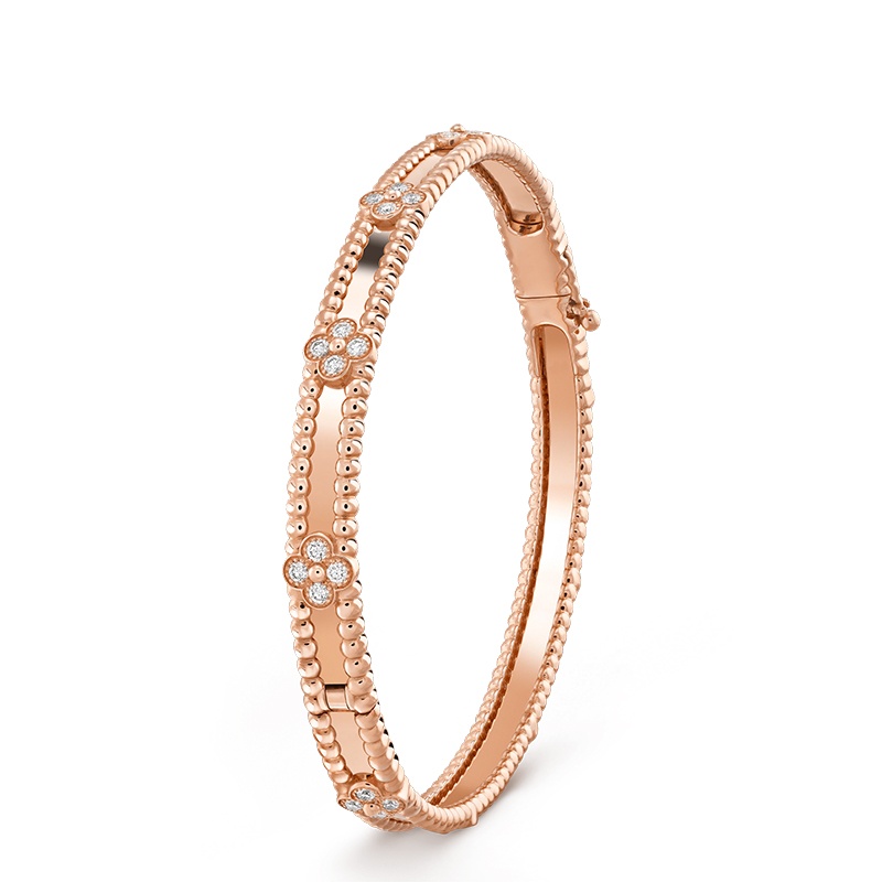 商品Van Cleef & Arpels|Van Cleef & Arpels/梵克雅宝 Perlée sweet trèfles系列 18K金玫瑰金镶嵌钻石四叶草手镯VCARP6X200,价格¥137359,第2张图片详细描述