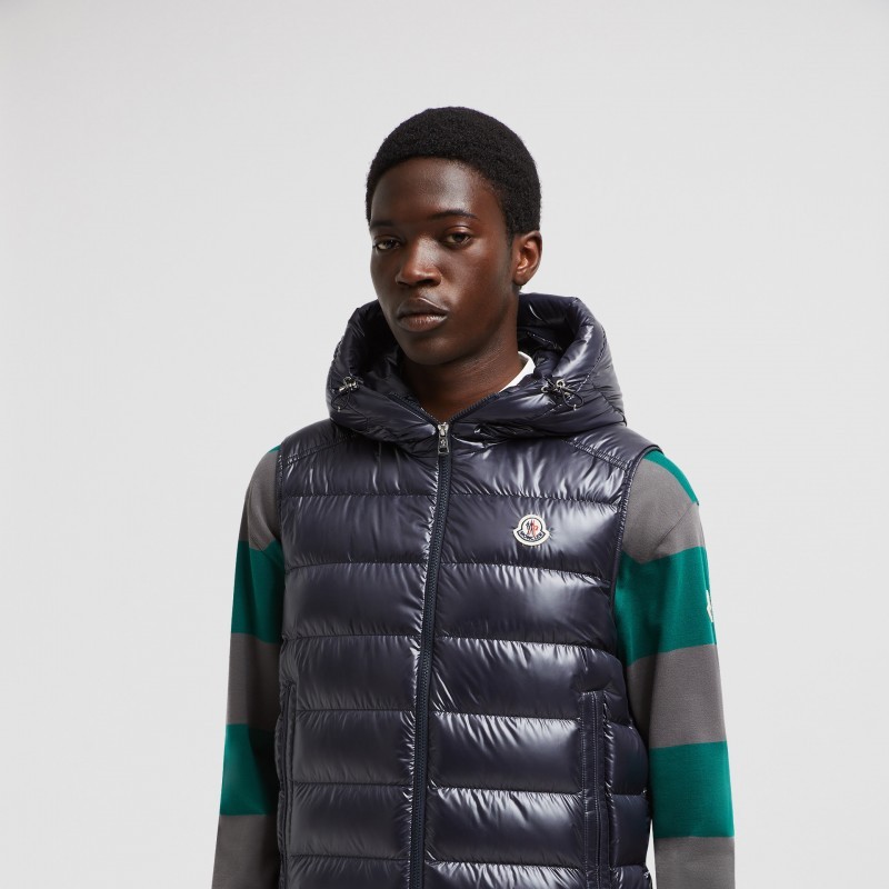 商品Moncler|蒙口 BARANT系列男士黑色无袖羽绒服 J20911A00062597EX243（两色可选）,价格¥8654,第9张图片详细描述