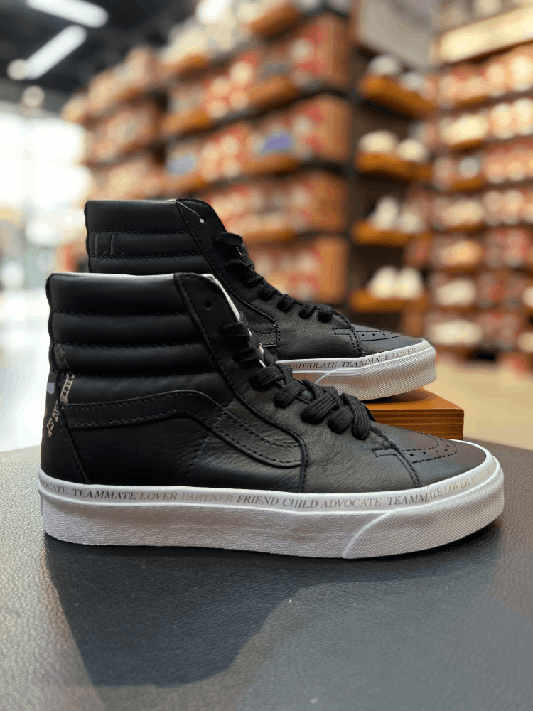 商品Vans|【韩国直邮|包邮包税】万斯[VANS] Sk8-Hi # Divine # 男女共用 运动鞋 # black/true white (VN0A7Q5NB6L),价格¥264,第1张图片详细描述