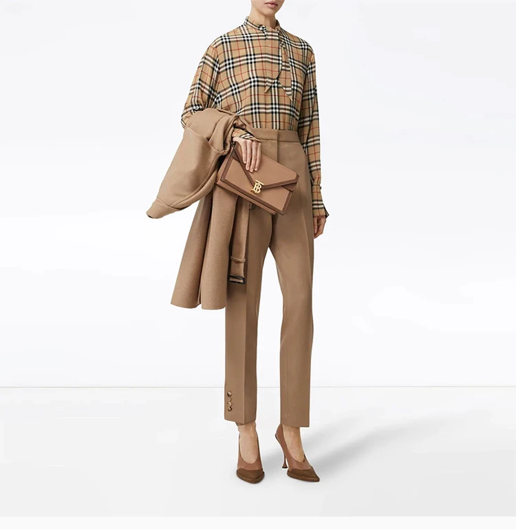 商品Burberry|Burberry 博柏利 女士卡其色真丝衬衣 8019141,价格¥4353,第8张图片详细描述