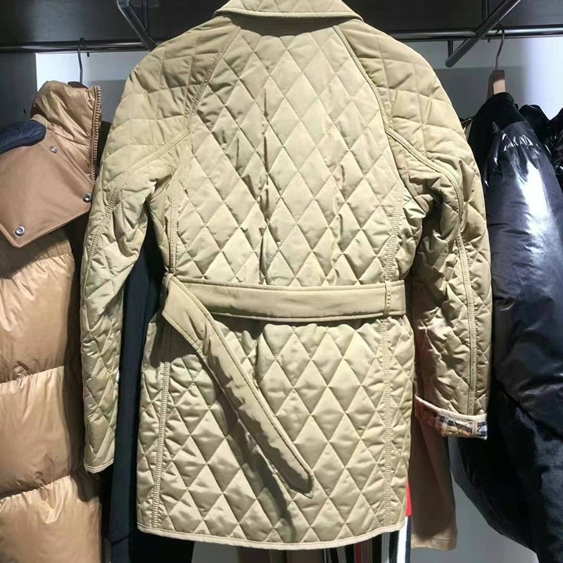 商品Burberry|【现货】博柏利 24年新款 女士驼色聚酰胺翻领束腰绗缝夹克80734171,价格¥4359,第7张图片详细描述