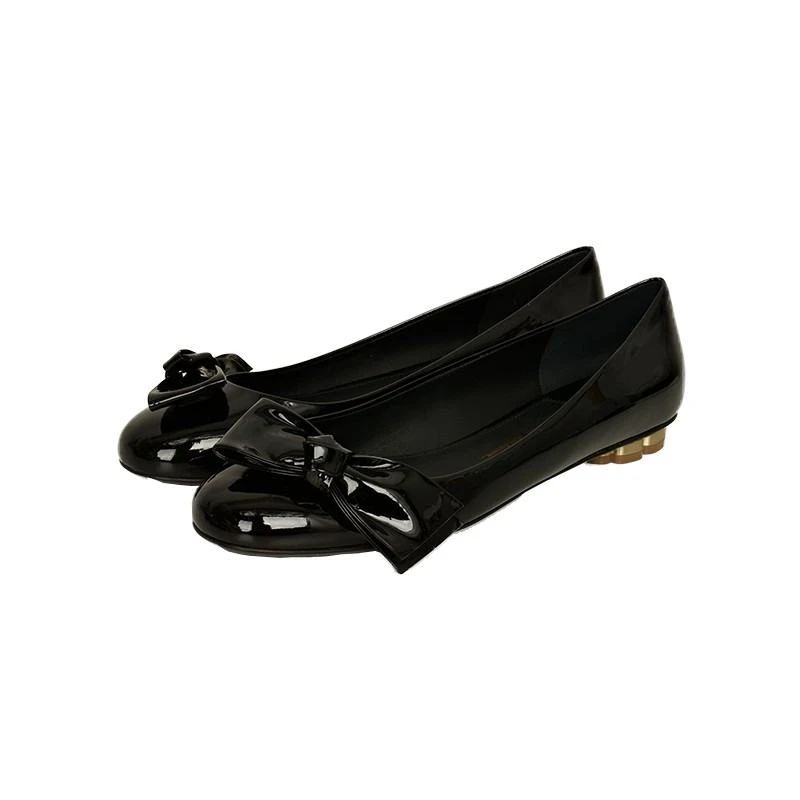 商品Salvatore Ferragamo|SALVATORE FERRAGAMO 女士黑色漆皮蝴蝶结平底船鞋 0684648,价格¥1327,第5张图片详细描述