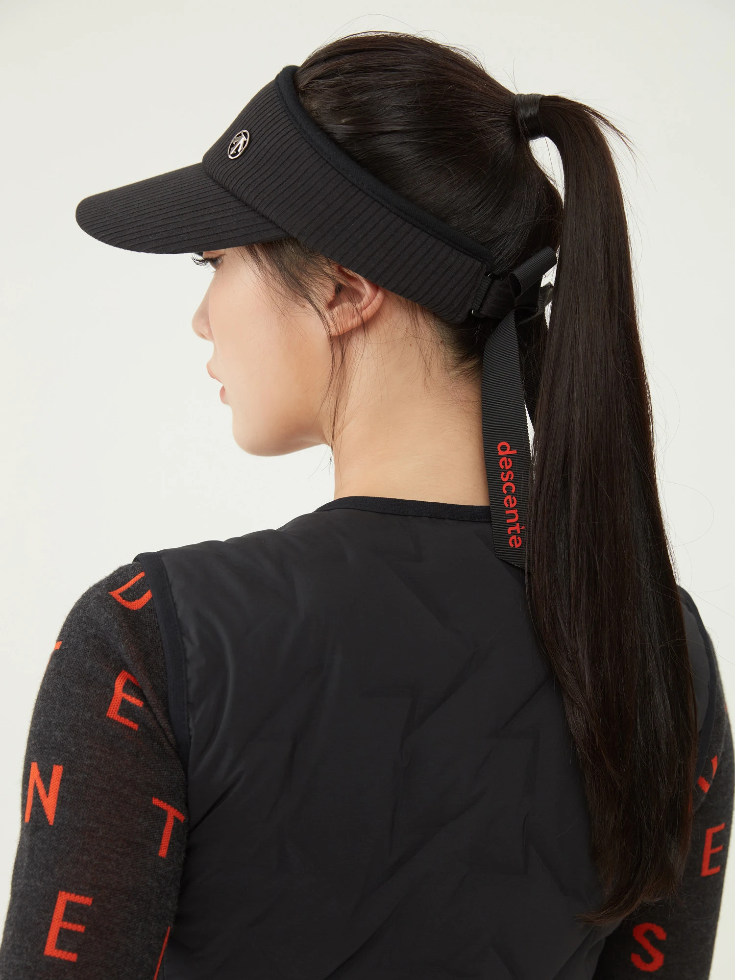 商品【预售商品15天发货】 DESCENTE|高尔夫女性轻便羽绒背心适合冬季穿搭 DO32WFDV93-LBGG,价格¥1274,第5张图片详细描述
