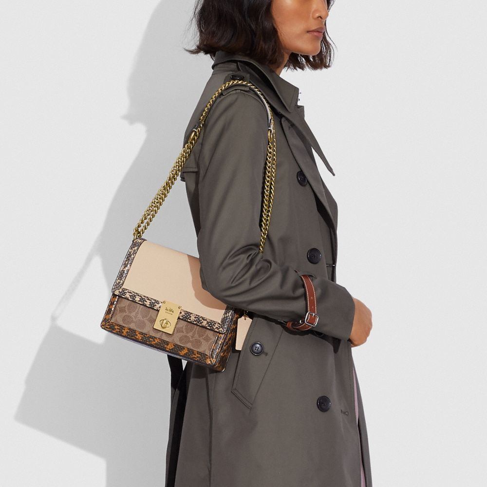 商品[国内直发] Coach|COACH新款蔻驰女包专柜款Hutton撞色个性蛇皮单肩斜挎包棕色送女友礼物89068 B4PVR,价格¥2641,第11张图片详细描述