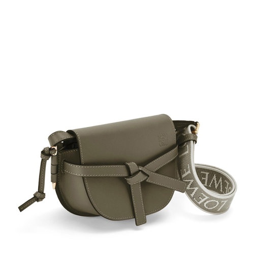 商品Loewe|【包税】LOEWE/罗意威 Gate Dual系列 女士迷你秋绿色小牛皮翻盖单肩斜挎腰包0010623411,价格¥14540,第3张图片详细描述