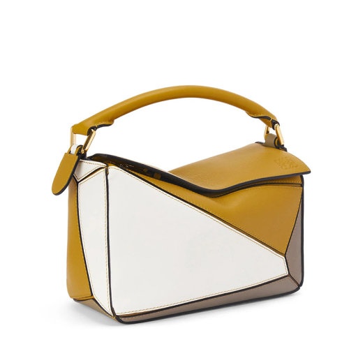 商品Loewe|【包税】 LOEWE/罗意威 22新款Puzzle系列 女士小号赭色/暖白色经典小��牛皮拼色单肩斜跨手提拼图包A510S21X55-4025,价格¥21354,第5张图片详细描述