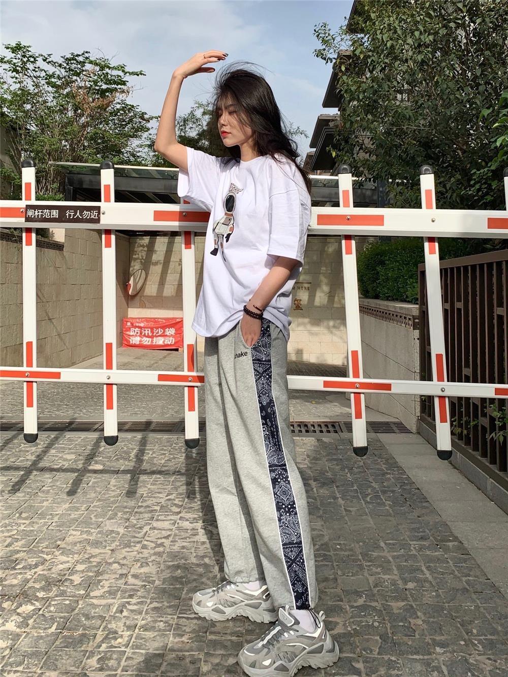 商品Fila|【享贝家】Fila 斐乐韩版鱼刺二代 男女同款 灰白（预售款，3月6日发货）1JM00790D050,价格¥308,第6张图片详细描述