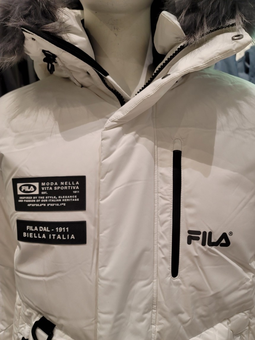 商品Fila|【Brilliant|反季折扣】FILA 鹅绒 KINGDOM 3.0 男女通用 长款羽绒服 FS2DJD4202MOWH,价格¥962,第12张图片详细描述