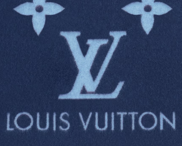 商品Louis Vuitton|Louis Vuitton 路易威登蓝色山羊绒围巾M77374,价格¥8989,第4张图片详细描述