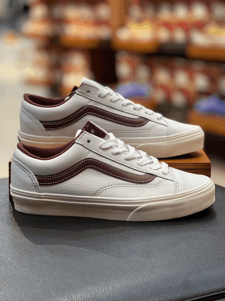 商品Vans|【韩国直邮|包邮包税】万斯[VANS] Style 36 # VINTAGE SPORT # 男女共用 运动鞋 # tawny port/true white (VN0A54F676N),价格¥531,第1张图片详细描述