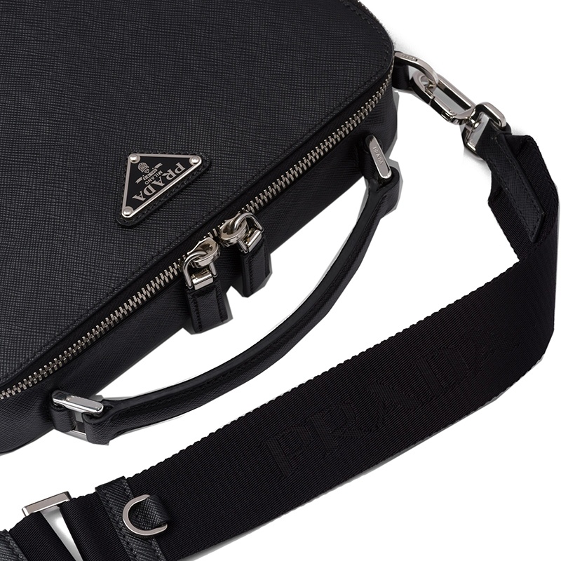 商品Prada|PRADA/普拉达 22春夏新款Brique系列 男士黑色Saffiano皮革银扣三角徽标配织物肩带单肩斜跨包手提包2VH069_9Z2_F0002_V_YMI,价格¥19514,第2张图片详细描述