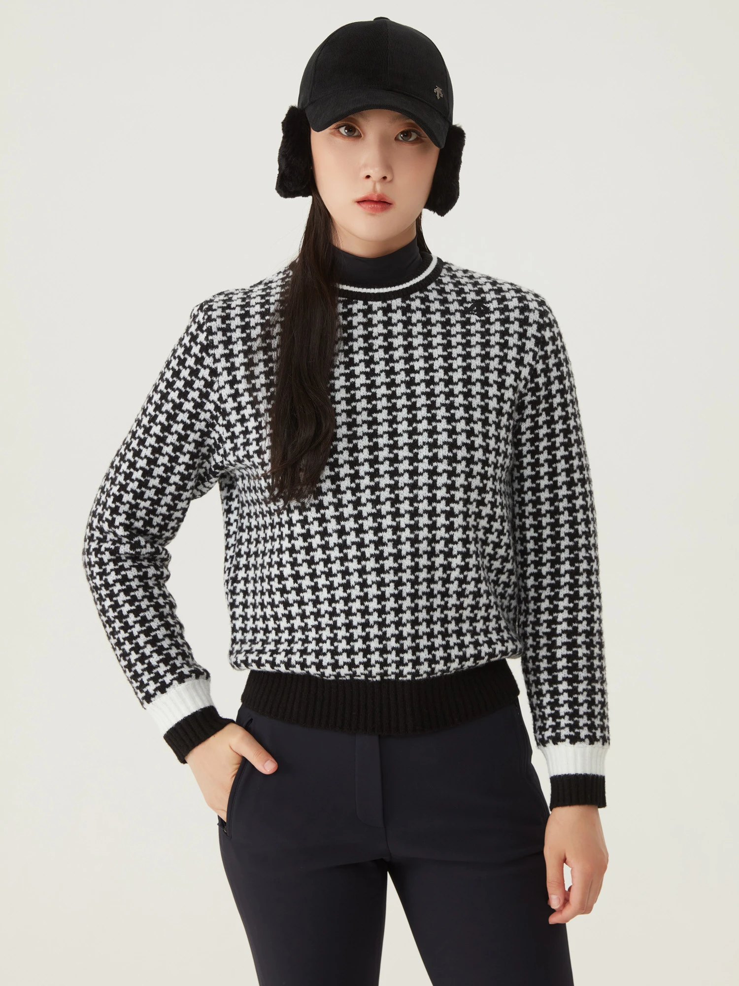 商品【预售商品15天发货】 DESCENTE|高尔夫系列女性图案防风毛衣时尚个性 DO42WFKPN1-LBGG,价格¥1413,第4张图片详细描述