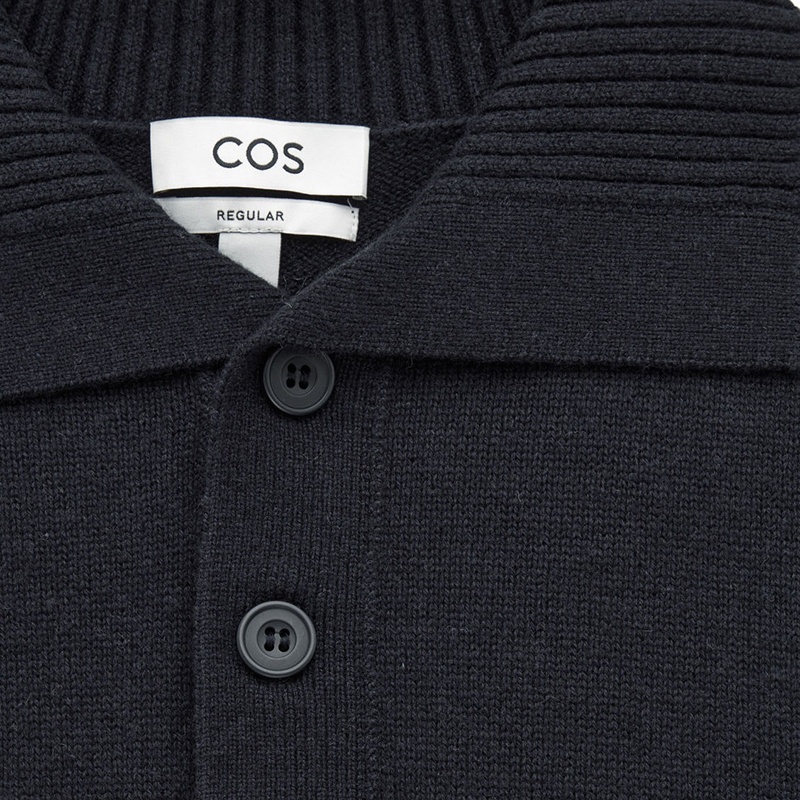 商品cos|COS 23年新款 男士海洋蓝色羊绒混纺Polo衫,价格¥1057,第2张图片详细描述