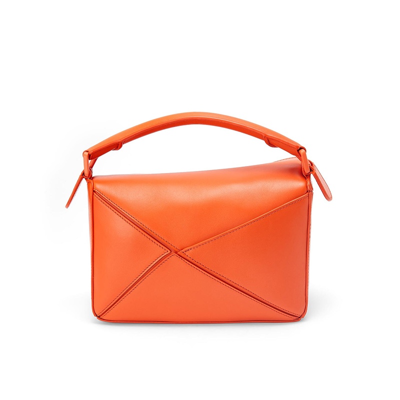 商品Loewe|LOEWE/罗意威 22年新款 Puzzle系列 女士小号橙色缎面小牛皮单肩斜挎手提拼图包A510S21X88-9100,价格¥21400,第5张图片详细描述