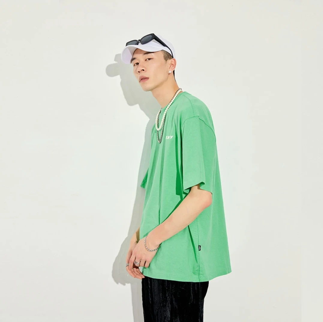 商品NERDY|【享贝家】ZY - 龚俊同款 23夏季新款 宽松印花短袖T恤 男女情侣 绿色 PNEU21KG04100,价格¥146,第4张图片详细描述