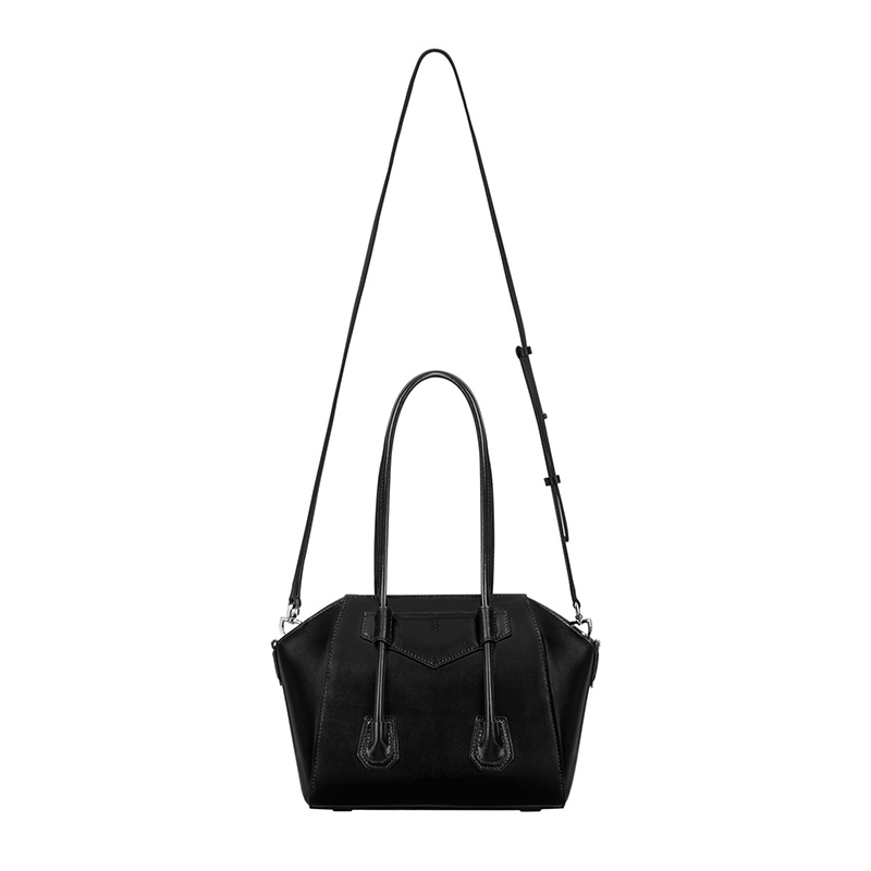 商品Givenchy|【现货】纪梵希 2021春夏新款 ANTIGONA LOCK系列 女士迷你黑色小牛皮磁扣可拆卸4G挂锁单肩斜挎包BB50H1B00D-001,价格¥6071,第4张图片详细描述