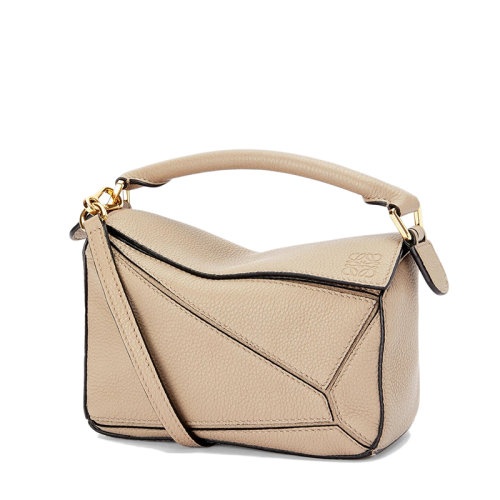 商品Loewe|【包税】LOEWE/罗意威 Puzzle系列 女士迷你沙色粒面小牛皮斜挎单肩手提拼图包0010585925,价格¥14974,第5张图片详细描述