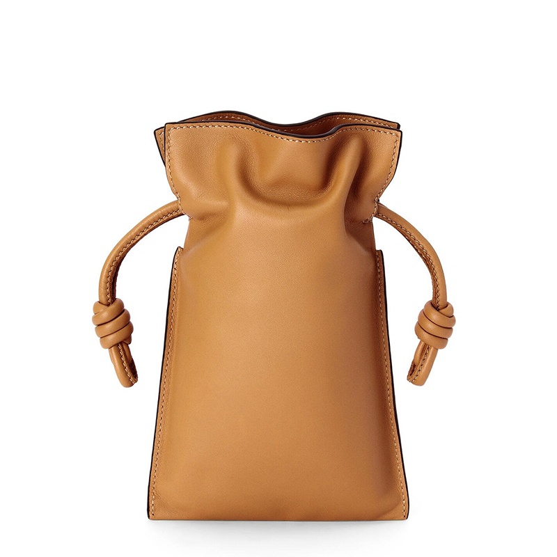 商品Loewe|【包税】LOEWE/罗意威 22春夏新款Flamenco Pocket系列 女士暖沙色纳帕小牛皮单肩斜挎手机包0010642742,价格¥7678,第4张图片详细描述
