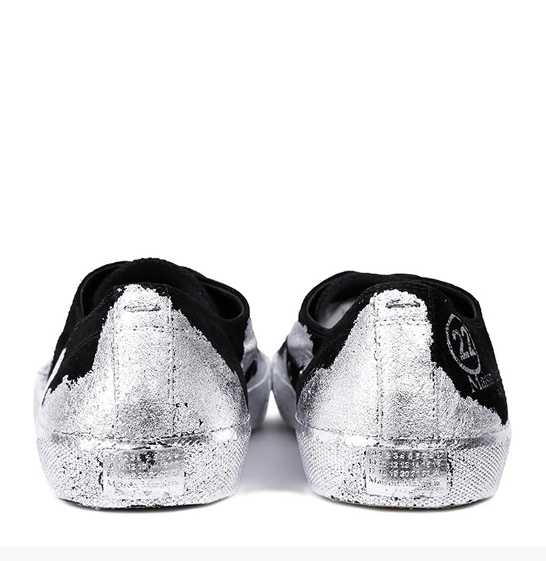 商品MAISON MARGIELA|Maison Margiela Tabi 女士黑色银泼墨分趾矮帮板鞋  S58WS0110-P2519-H1130,价格¥2643,第5张图片详细描述