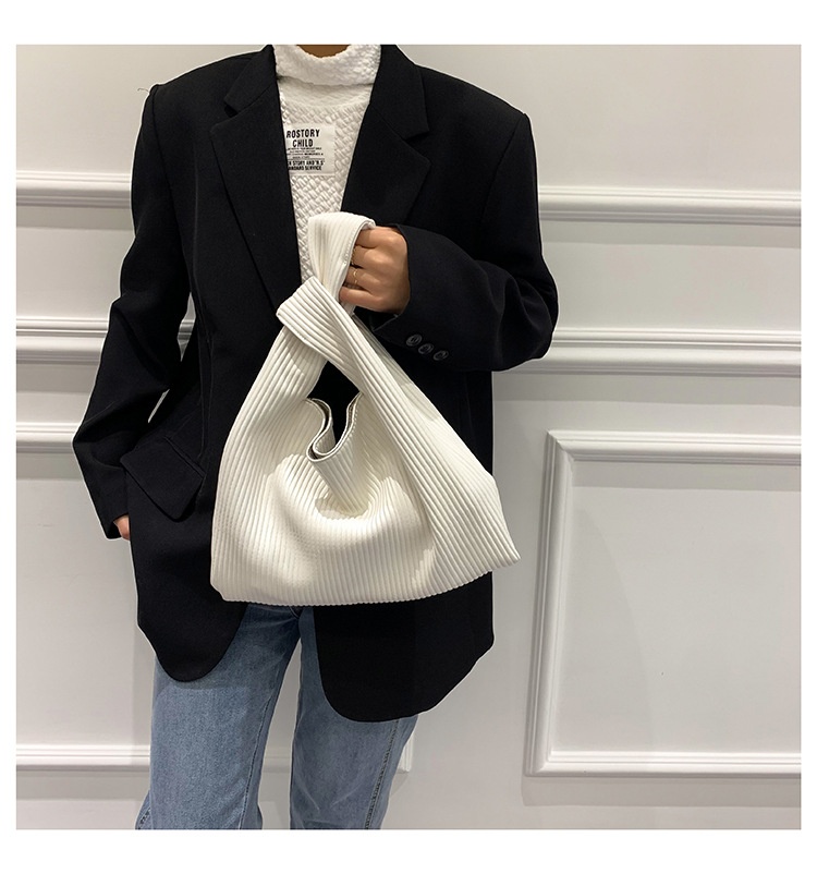 商品[国内直发] GLENVINTEN|格岚云顿迎春网红新款条纹纯色小众手提包休闲时尚大容量托特包腋下包,价格¥170,第12张图片详细描述