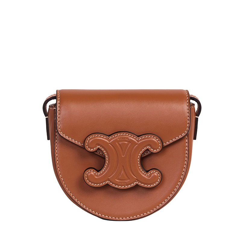 商品Celine|【包税】CELINE/赛琳 22新款BESACE CUIR TRIOMPHE系列 女��士迷你黄褐色光滑牛皮革单肩斜挎包10J303DPQ.04LU,价格¥6622,第5张图片详细描述