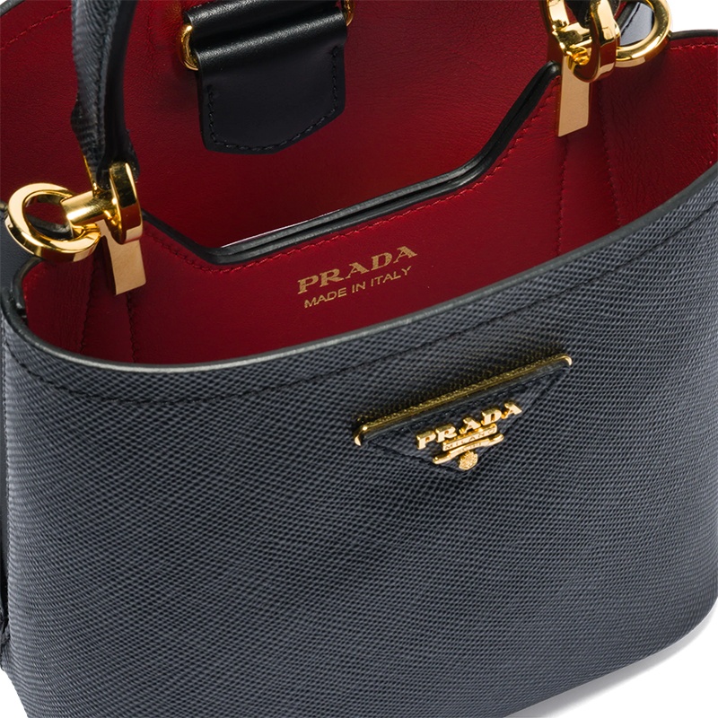 商品Prada|PRADA/普拉达 22新款 Panier系列 女士小号黑色saffiano皮革金色徽标磁扣拆卸肩带皮革手柄单肩手提斜挎包,价格¥23565,第4张图片详细描述