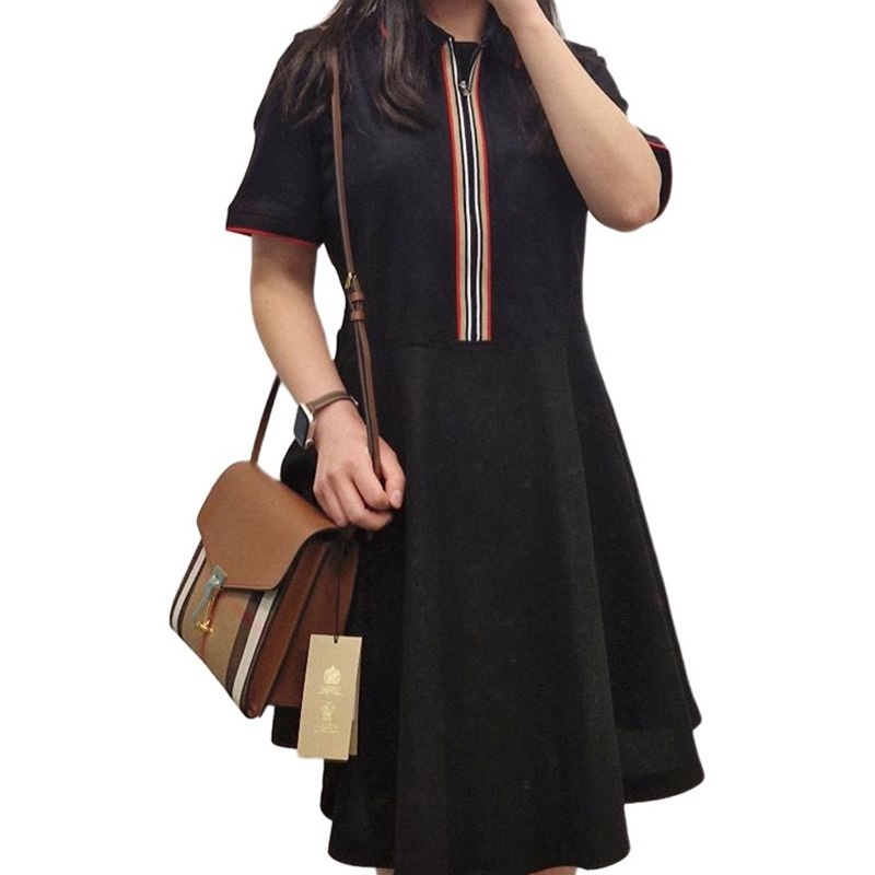 商品Burberry|【现货】博柏利 女士黑色棉质条纹边饰拉链休闲短袖连衣裙 80844171,价格¥1434,第4张图片详细描述