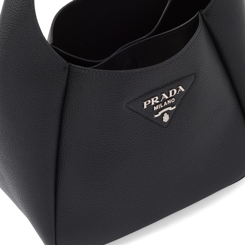 商品Prada|PRADA/普拉达 经典款 女士黑色皮革饰有三角徽标单肩斜挎包1BC127_2DKV_F0002_V_OOM,价格¥20292,第3张图片详细描述