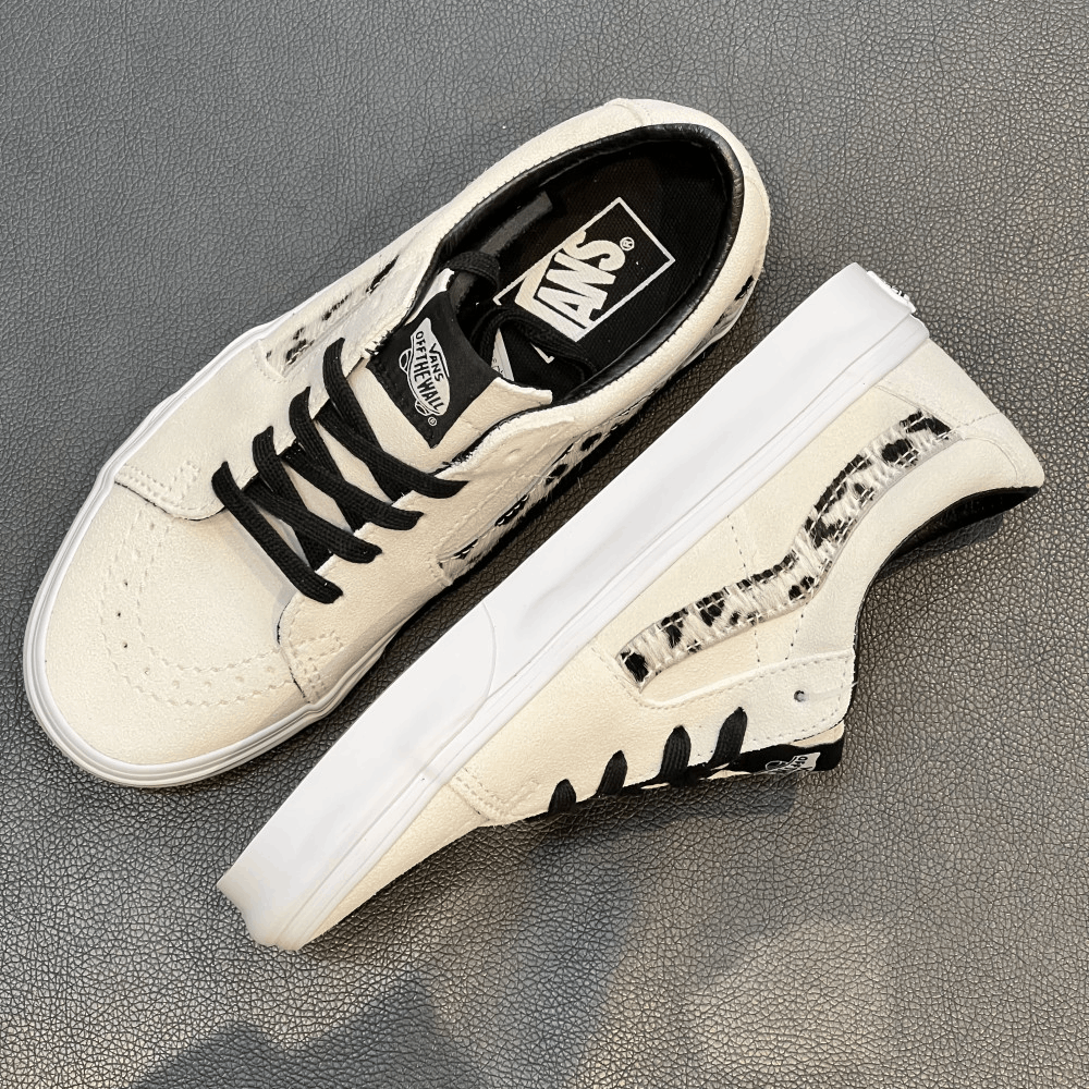 商品Vans|【韩国直邮|包邮包税】万斯[VANS] Sk8-Low # Soft Suede # 男女共用 运动鞋 # marshmallow/dalmatian (VN0A4UUKB7R),价格¥261,第3张图片详细描述