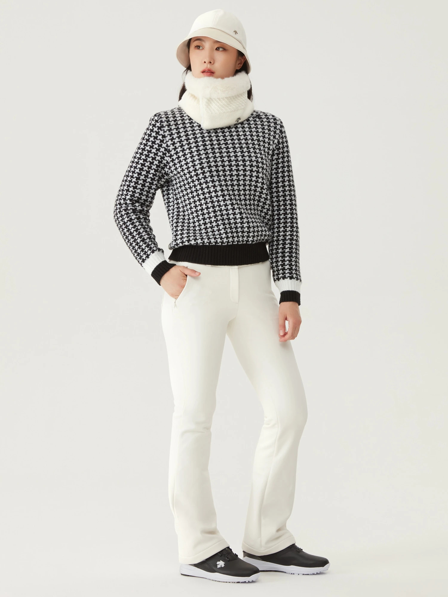 商品【预售商品15天发货】 DESCENTE|高尔夫系列女性图案防风毛衣时尚个性 DO42WFKPN1-LBGG,价格¥1413,第5张图片详细描述