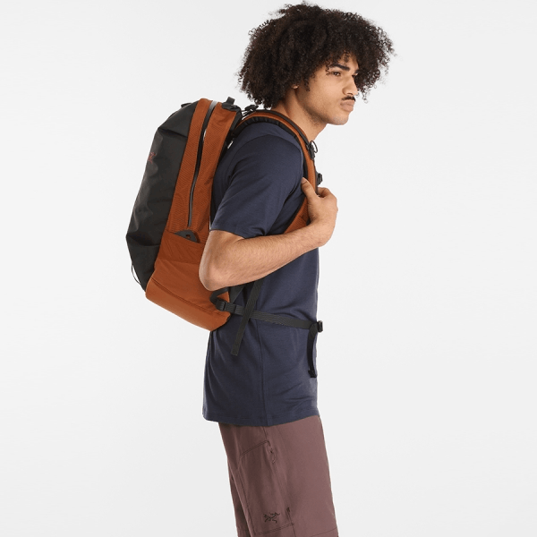 商品Arc'teryx|【Brilliant|包邮包税】始祖鸟 ARRO 22 BACKPACK[SS23] 新款上市 Aro 22 背包 ABNSUX4618,价格¥2409,第18张图片详细描述