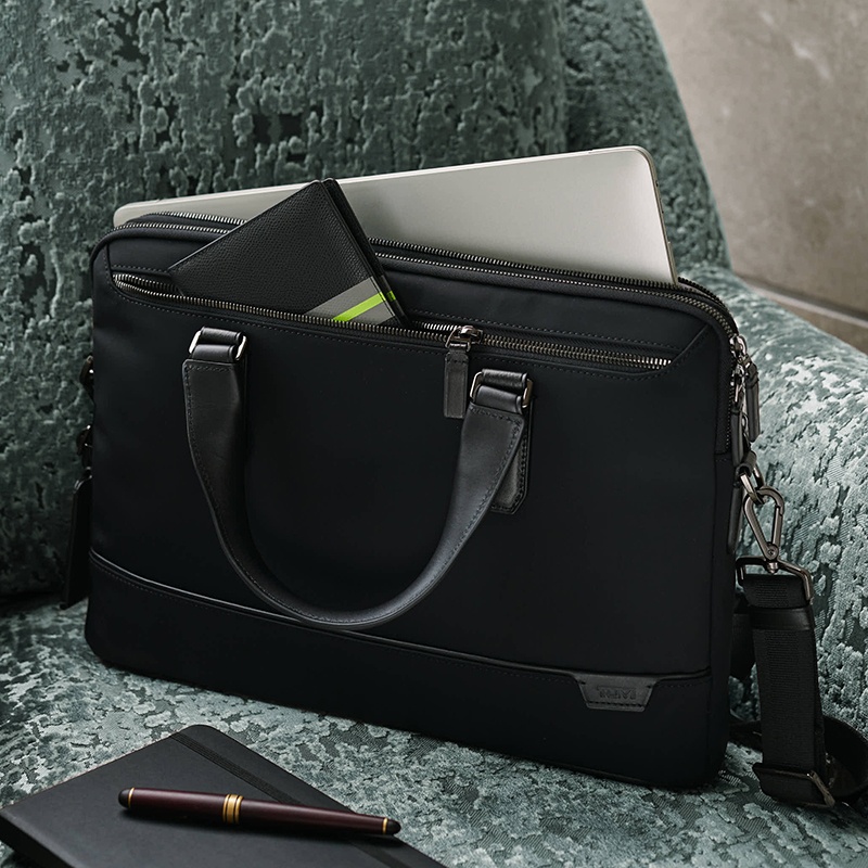 商品Tumi|TUMI途明 HARRISON系列 男女同款黑色尼龙单肩公文包,价格¥2654,第3张图片详细描述