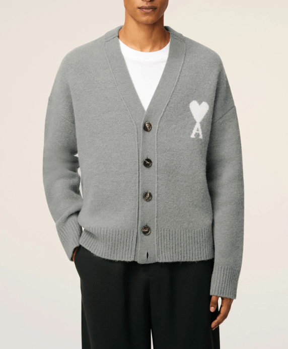 商品AMI|【秋冬新品】AMI 男女同款ADC羊驼毛混纺云朵开衫 爱心V领（香港仓发货）,价格¥3681,第7张图片详细描述