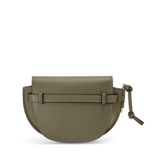 商品Loewe|【包税】LOEWE/罗意威 Gate Dual系列 女士迷你秋绿色小牛皮翻盖单肩斜挎腰包0010623411,价格¥14540,第1张图片详细描述