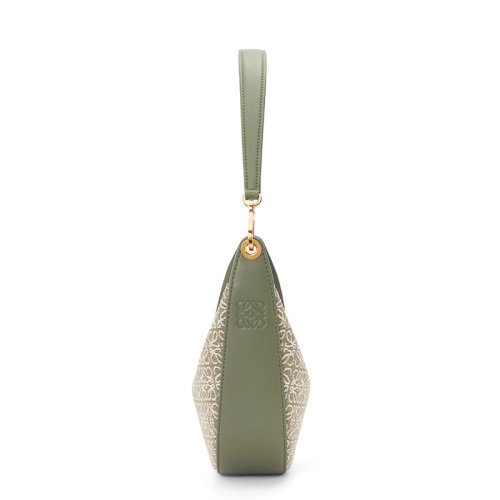 商品Loewe|【包税】LOEWE/罗意威 22新款Luna系列 女士小号绿色/鳄梨绿老花织物皮革饰边半月形流浪包单肩手提腋下包A923PM1X02-4364,价格¥13005,第4张图片详细描述