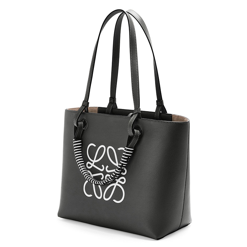 商品Loewe|【包税】LOEWE/罗意威 2021秋冬新款 Anagram Tote系列 女士小号黑色/柔白色小牛皮徽标印花单肩手提托特包0010594075,价格¥16462,第4张图片详细描述