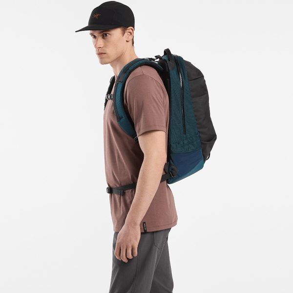 商品Arc'teryx|【Brilliant|包邮包税】始祖鸟 ARRO 22 BACKPACK[SS23] 新款上市 Aro 22 背包 ABNSUX4618,价格¥2409,第10张图片详细描述