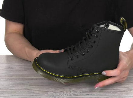 商品Dr. Martens|1460大童平底踝靴,价格¥679,第1张图片详细描述
