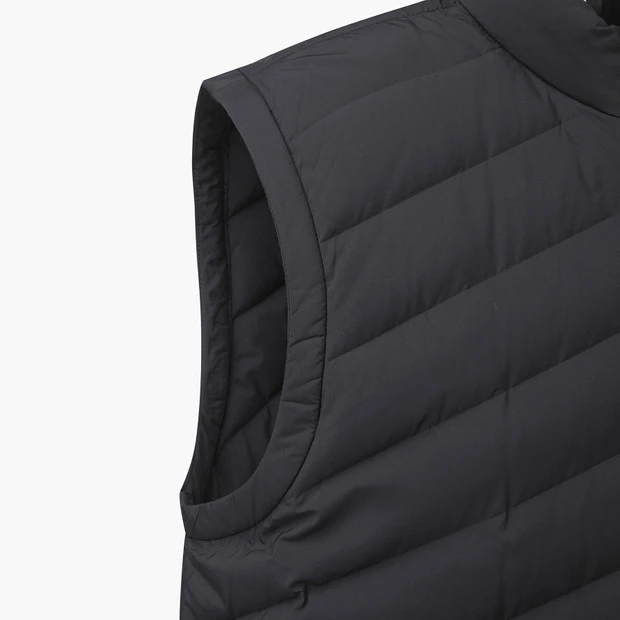 商品【预售商品15天发货】 DESCENTE|GOLF经典黑色轻量羽绒背心适合运动 DP32MFDV91-BLKG,价格¥1735,第16张图片详细描述