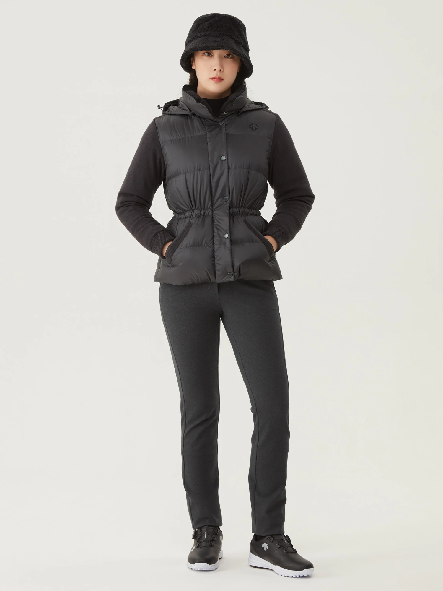 商品【预售商品15天发货】 DESCENTE|GOLF女性针织混合中长款羽绒服经典设计 DO42WFKOO2-CHAG,价格¥2027,第7张图片详细描述