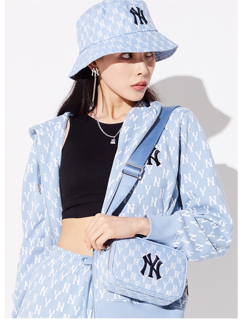 商品[国内直发] MLB|【官方防伪验证 国内发】MLB官方 许佳琪同款男女斜挎包复古老花单肩包运动休闲背包22春季新款 3ACRS022N,价格¥308,第4张图片详细描述