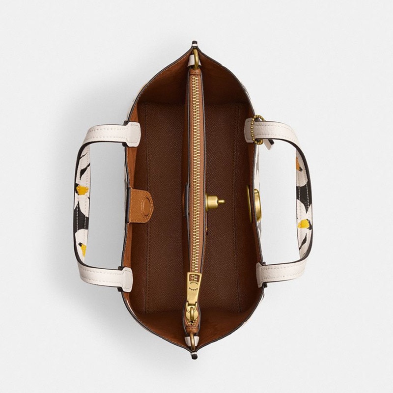 商品[国内直发] Coach|COACH蔻驰 女士专柜款白色牛皮革中号手提托特包C8561 B4CAH,价格¥2212,第9张图片详细描述