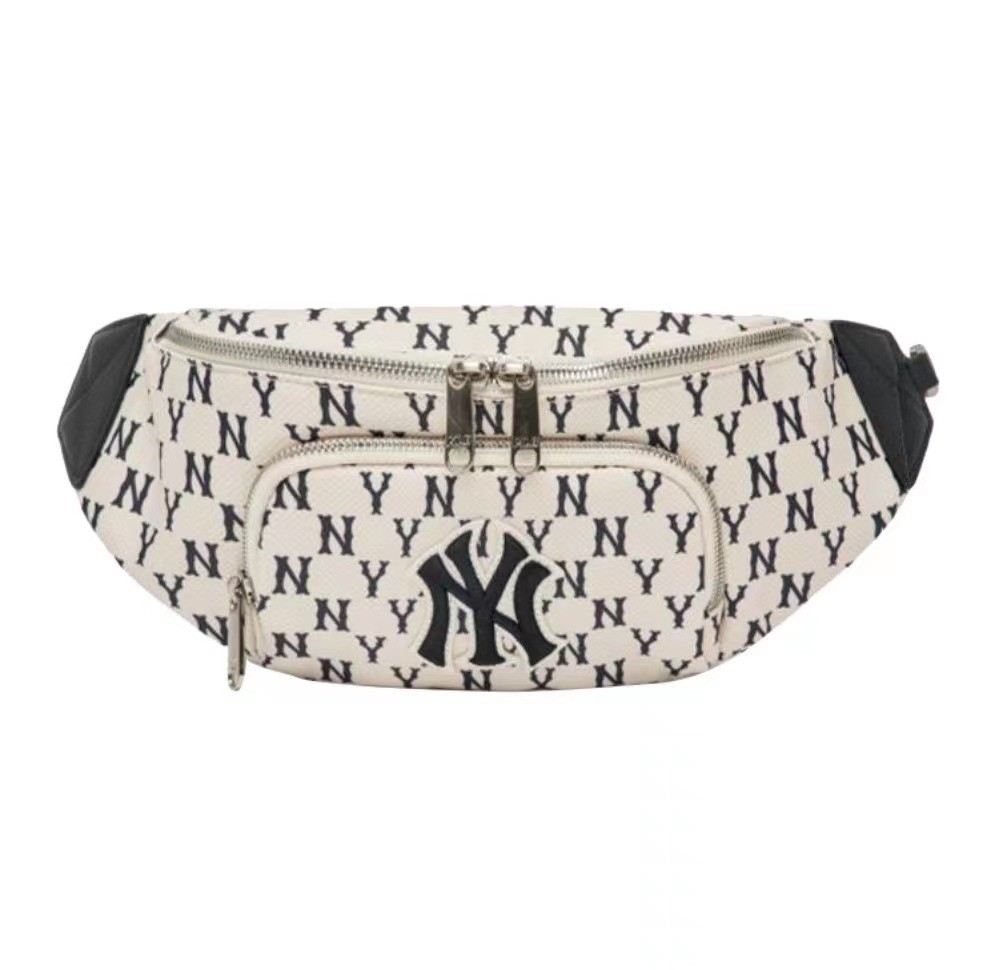 商品MLB|【享贝家】MLB （国内现货）复古老花满印 字母大LOGO NY纽约洋基队 可拆卸子母包 黑白色3AHSM012N-50CRD-FREE  G-LY,价格¥405,第4张图片详细描述